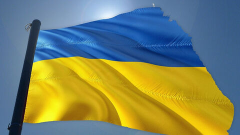 Ukrainische Flagge im Wind