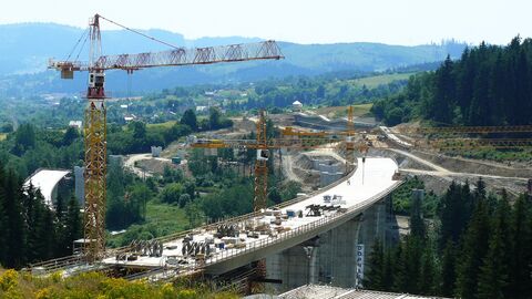 Bauarbeiten an einer Brücke