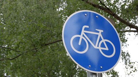 blaues Radweg-Schild